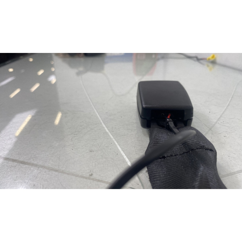 Attache ceinture arriere droit RENAULT TWINGO 3 Photo n°3