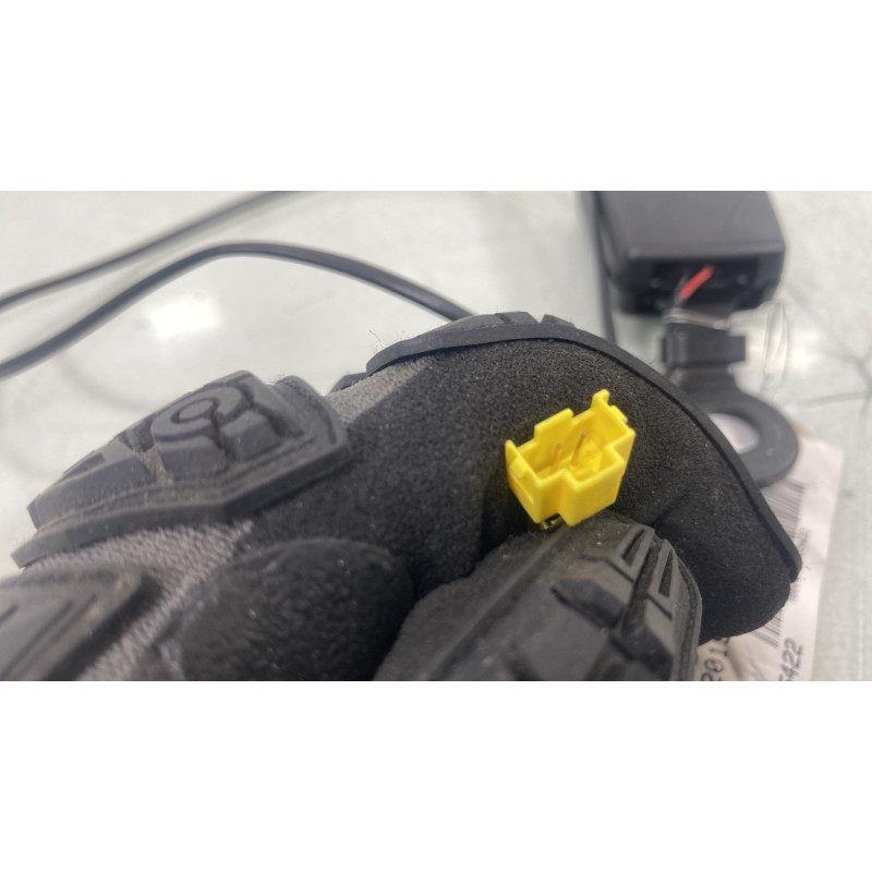 Attache ceinture avant droit RENAULT TWINGO 3 Photo n°4
