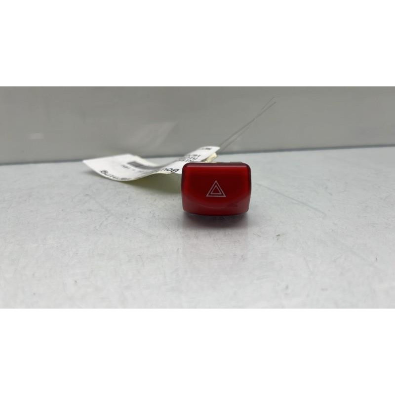 Bouton de warning NISSAN MICRA 3 Photo n°3