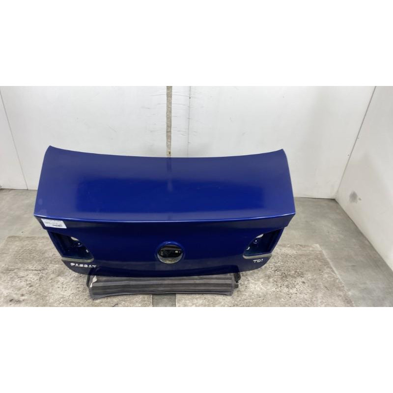 Malle/Hayon arriere VOLKSWAGEN PASSAT 5 Photo n°3