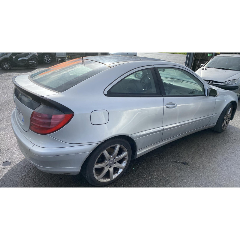 Vitre avant droit MERCEDES CLASSE C 203 COUPE SPORT Photo n°14