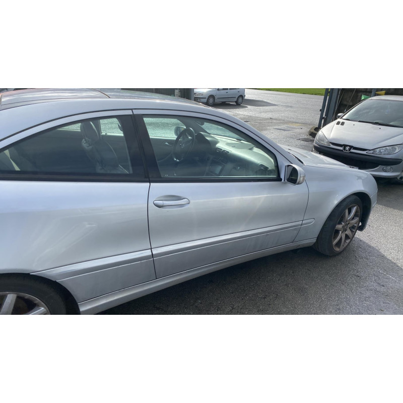 Verin de coffre MERCEDES CLASSE C 203 COUPE SPORT Photo n°13
