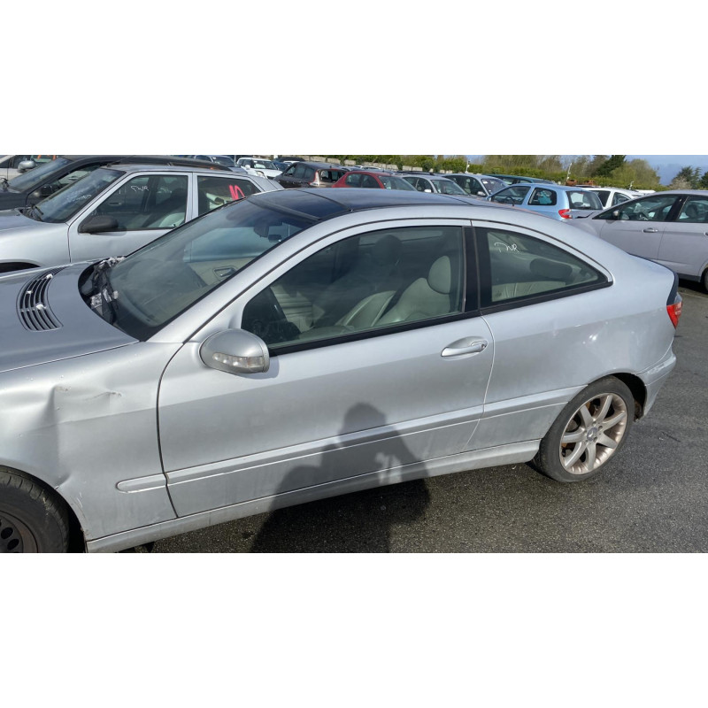 Verin de coffre MERCEDES CLASSE C 203 COUPE SPORT Photo n°16