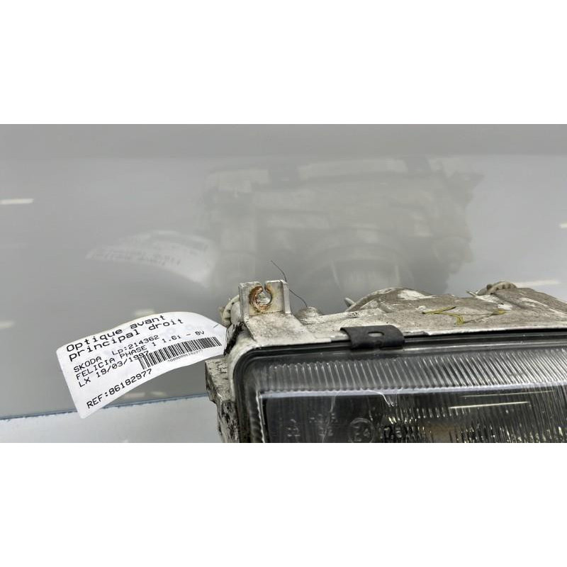 Optique avant principal droit (feux)(phare) SKODA FELICIA Photo n°8