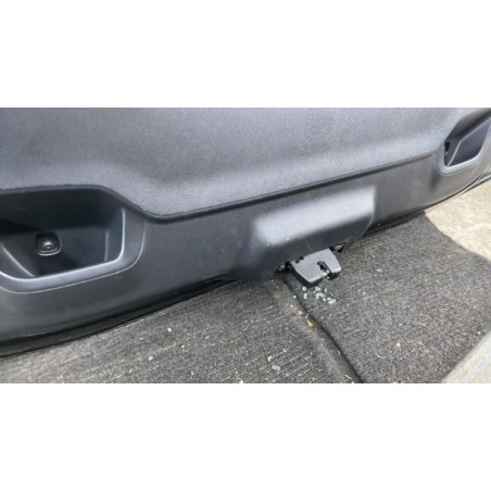 Malle/Hayon arriere PEUGEOT 208 1