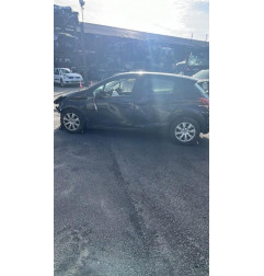 Vitre avant gauche PEUGEOT 208 1