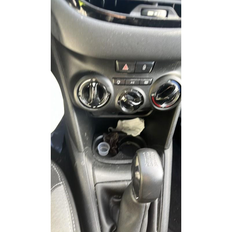 Vitre avant gauche PEUGEOT 208 1 Photo n°17