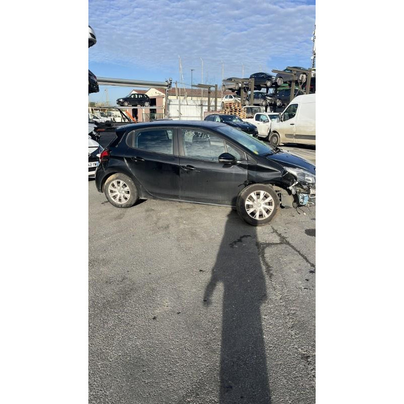 Vitre avant gauche PEUGEOT 208 1 Photo n°20