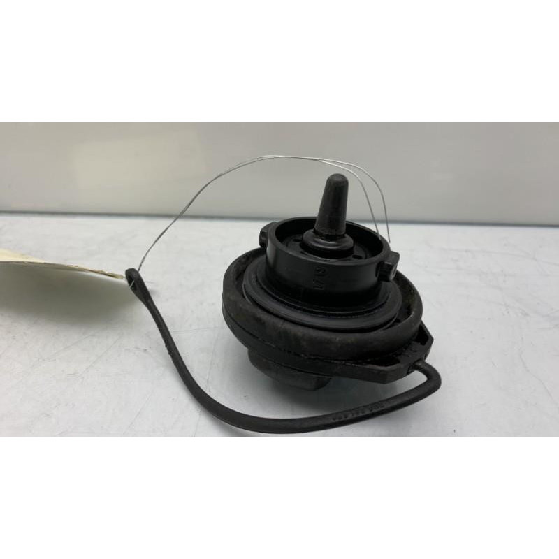 Bouchon de carburant SKODA OCTAVIA 3 Photo n°3