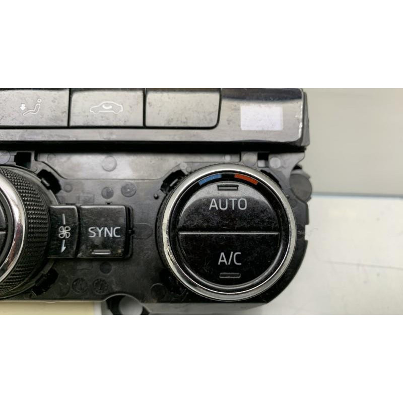 Commande chauffage SKODA OCTAVIA 3 Photo n°10