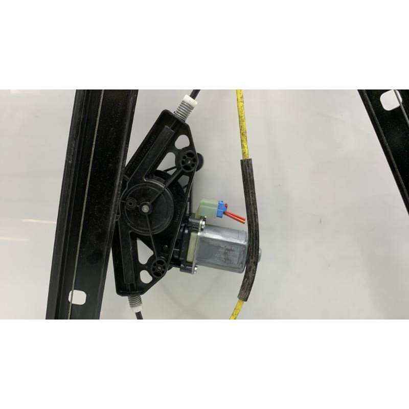 Leve vitre electrique avant droit SKODA OCTAVIA 3 Photo n°7