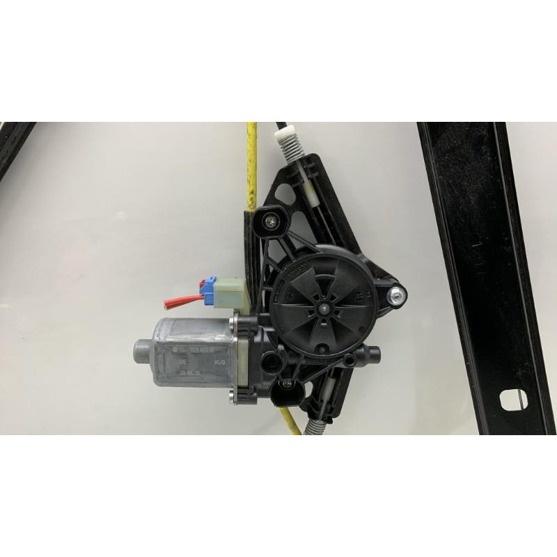 Leve vitre electrique avant droit SKODA OCTAVIA 3 Photo n°8
