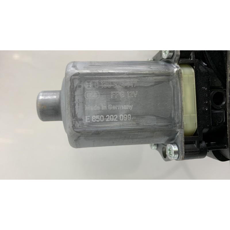 Leve vitre electrique avant gauche SKODA OCTAVIA 3 Photo n°5