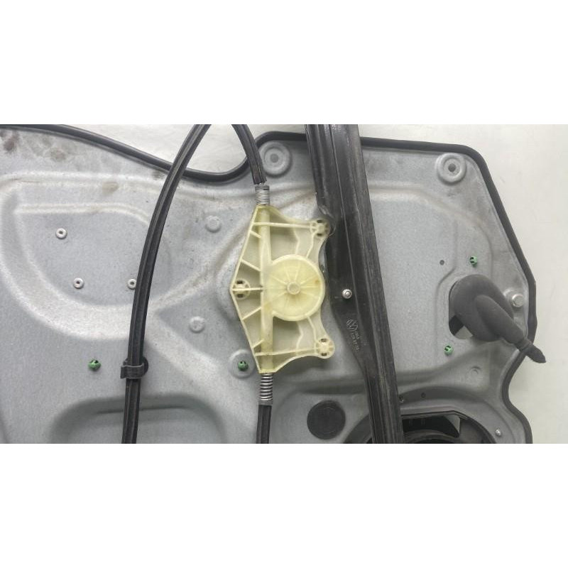 Leve vitre electrique avant droit VOLKSWAGEN TOURAN 1 Photo n°4