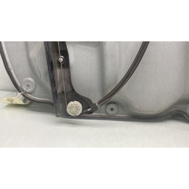 Leve vitre electrique avant droit VOLKSWAGEN TOURAN 1 Photo n°6