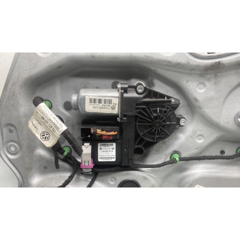 Leve vitre electrique avant droit VOLKSWAGEN TOURAN 1 Photo n°8