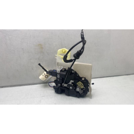 Serrure avant droit VOLKSWAGEN POLO 4