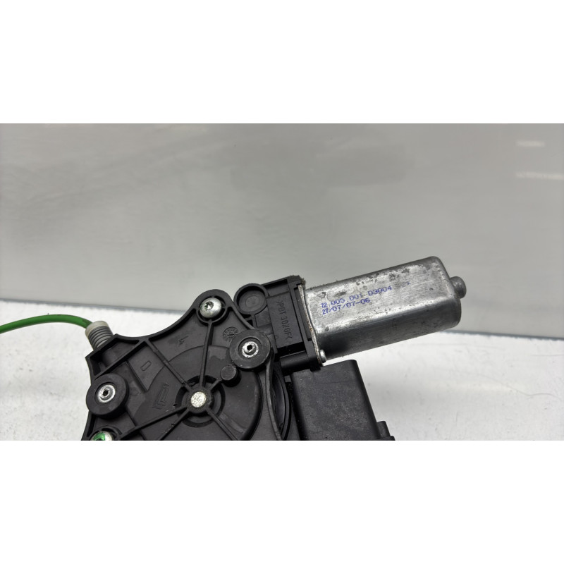 Leve vitre electrique avant droit OPEL CORSA D Photo n°7