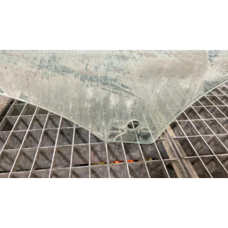 Vitre avant gauche FORD FOCUS 3