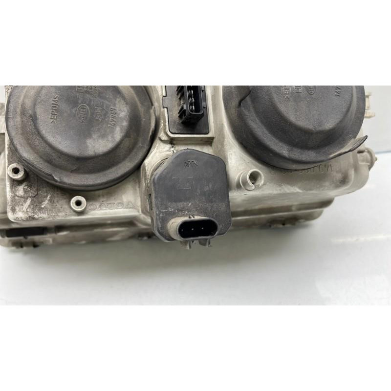 Optique avant principal droit (feux)(phare) VOLVO V 40 1 Photo n°2