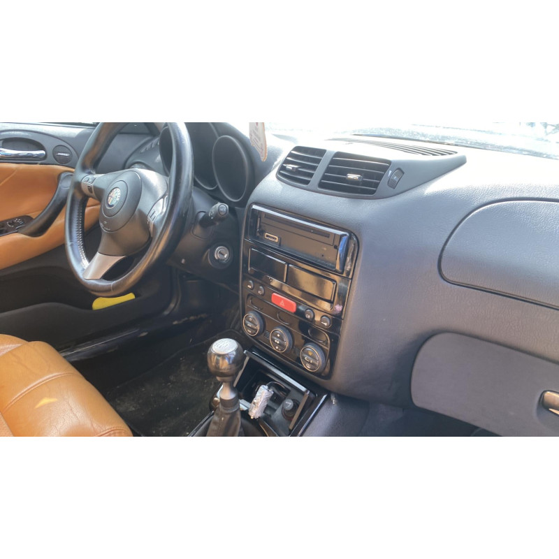 Feu arriere stop central ALFA ROMEO GT Photo n°20