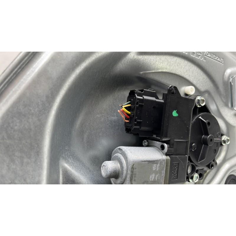 Leve vitre electrique arriere droit KIA SORENTO 2 Photo n°3