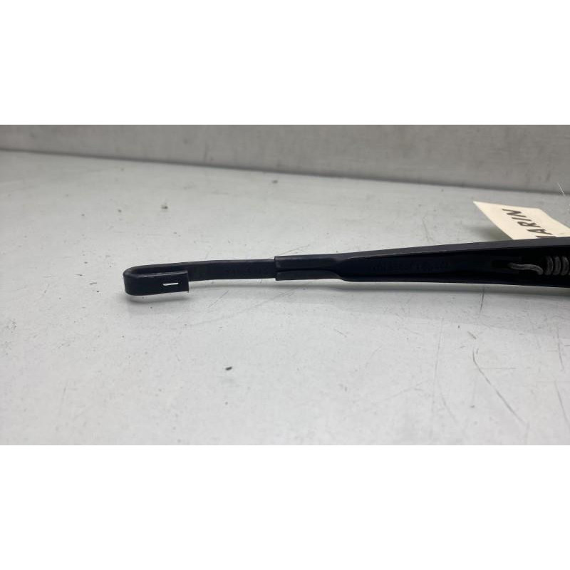Bras essuie glace arriere VOLKSWAGEN GOLF 4 Photo n°3