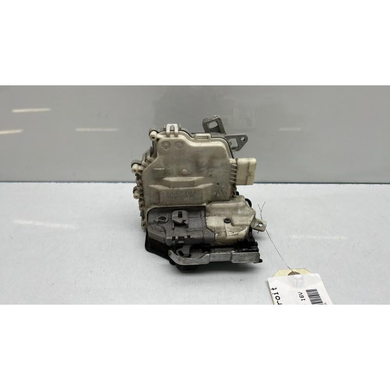 Serrure avant droit AUDI A1 1 Photo n°5