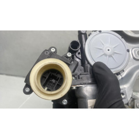 Leve vitre electrique avant gauche TOYOTA YARIS 2 Photo n°1