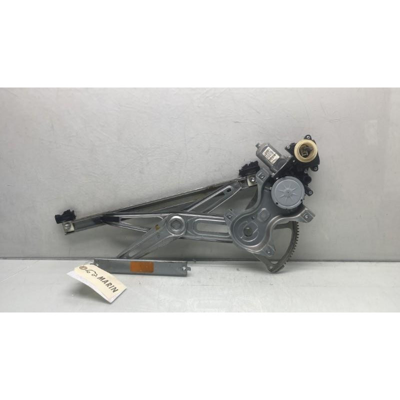 Leve vitre electrique avant gauche TOYOTA YARIS 2 Photo n°3