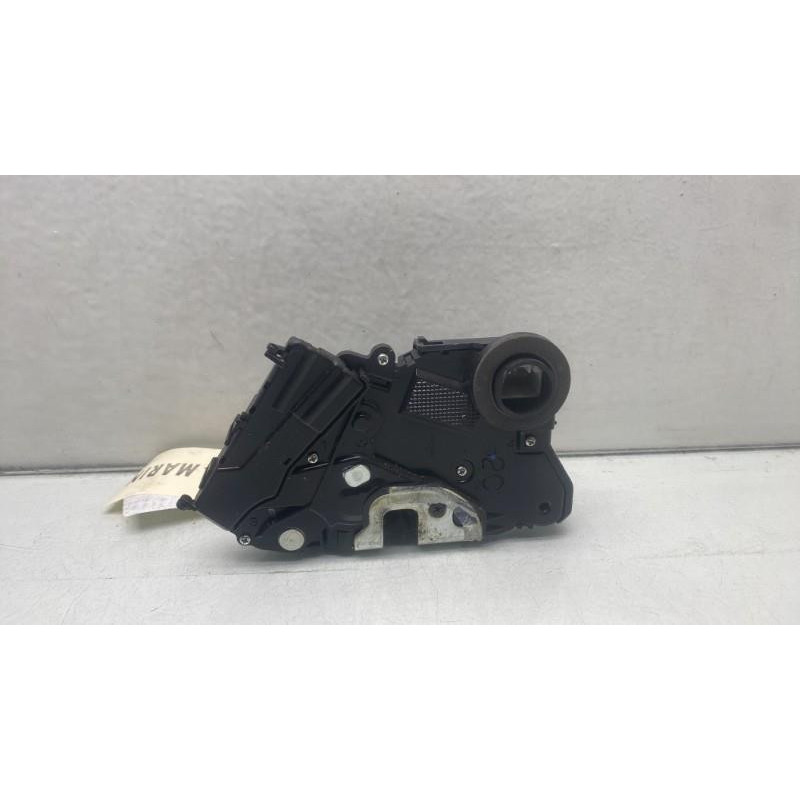 Serrure avant droit TOYOTA YARIS 2 Photo n°4