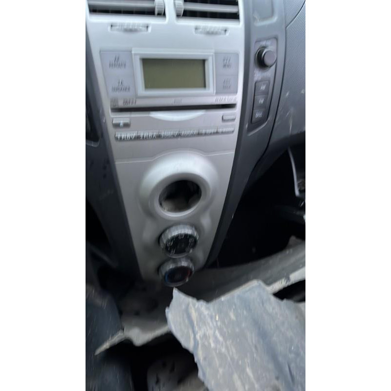 Serrure avant droit TOYOTA YARIS 2 Photo n°6
