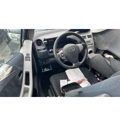 Serrure avant droit TOYOTA YARIS 2