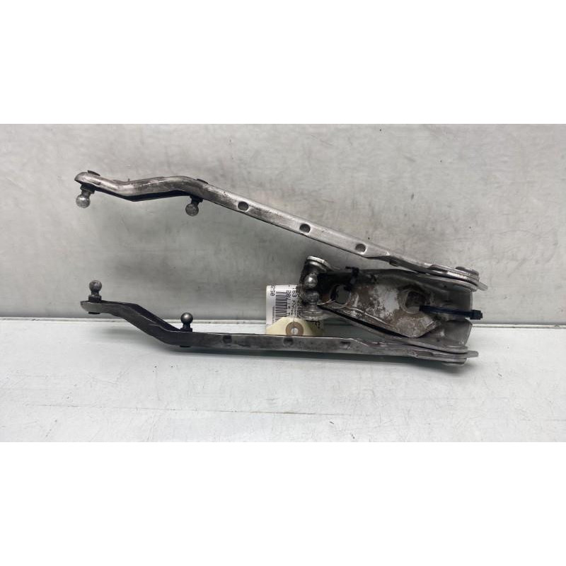Charniere de capot MERCEDES CLASSE M 163 Photo n°4