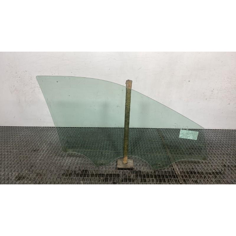 Vitre avant gauche SEAT ARONA Photo n°1