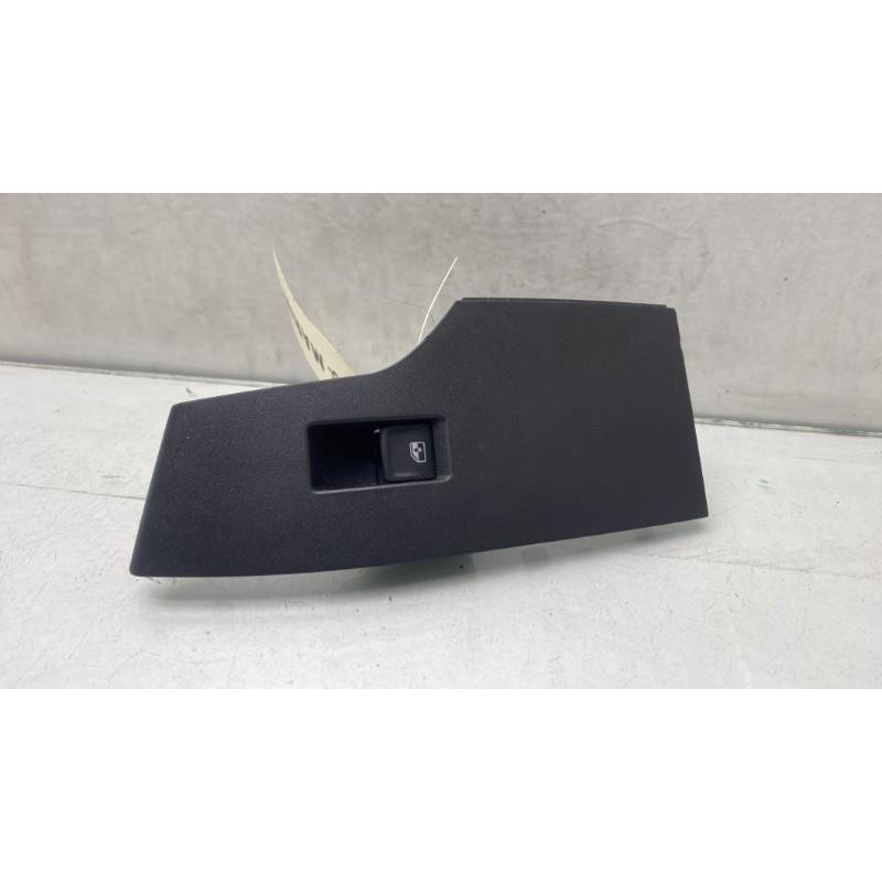 Interrupteur de leve vitre arriere gauche SEAT ARONA Photo n°3