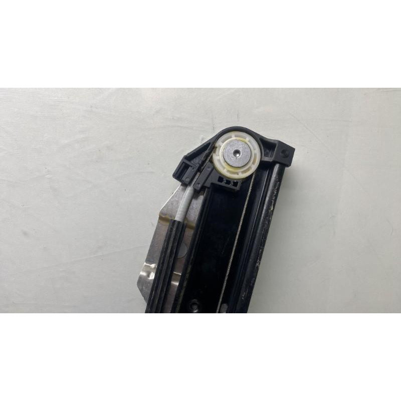 Leve vitre electrique avant gauche SEAT ARONA Photo n°4
