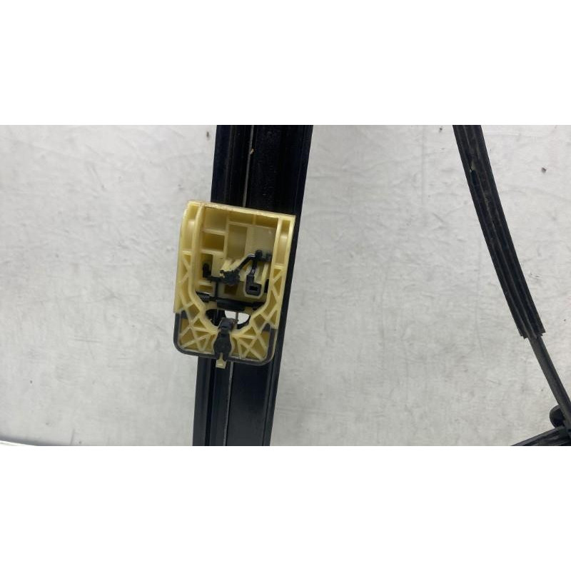 Leve vitre electrique avant gauche SEAT ARONA Photo n°8
