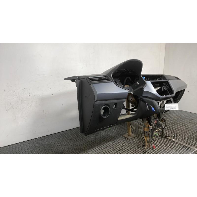 Planche de bord complete SEAT ARONA Photo n°1