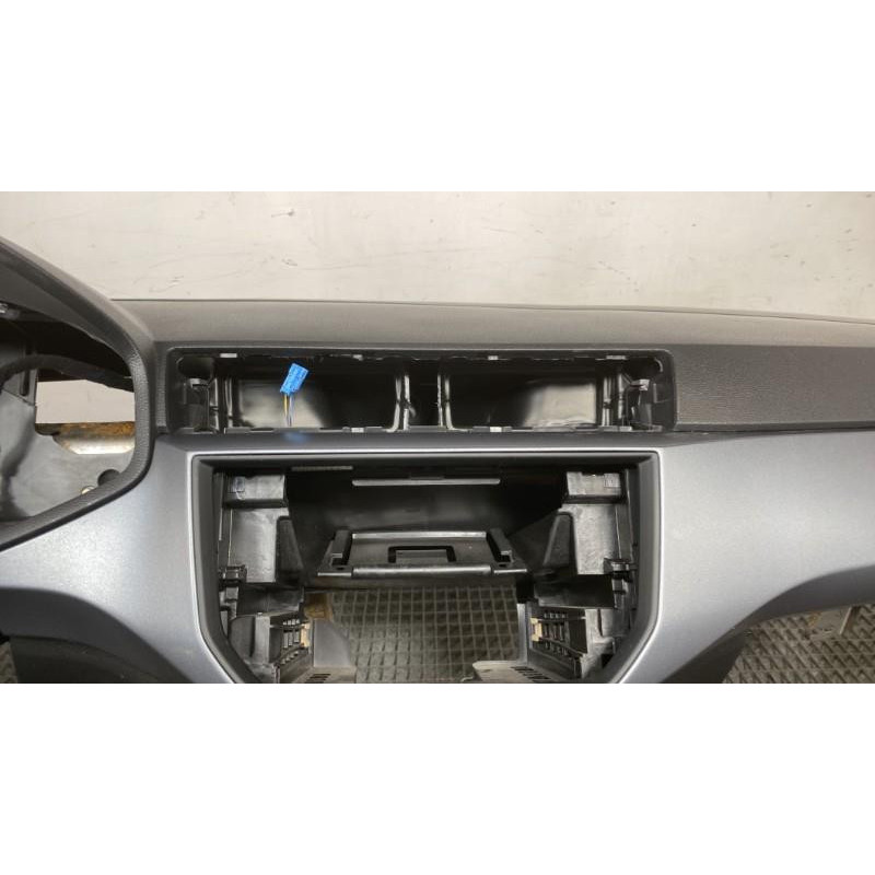 Planche de bord complete SEAT ARONA Photo n°6