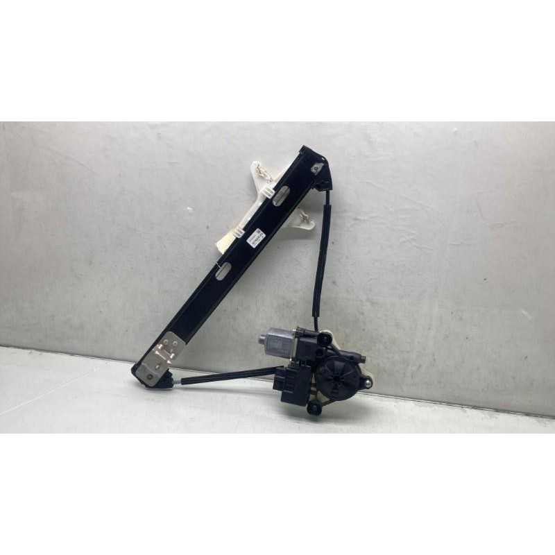Leve vitre electrique arriere gauche SEAT ARONA Photo n°3