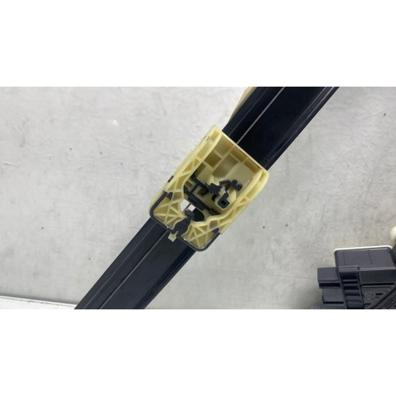 Leve vitre electrique avant droit SEAT ARONA Photo n°4