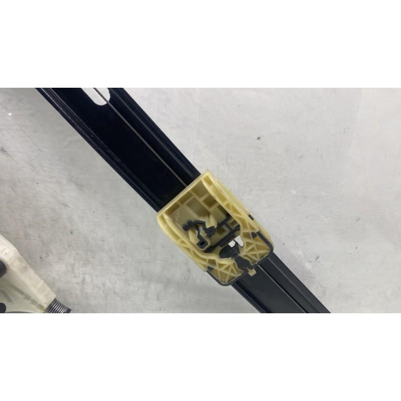 Leve vitre electrique avant droit SEAT ARONA Photo n°5