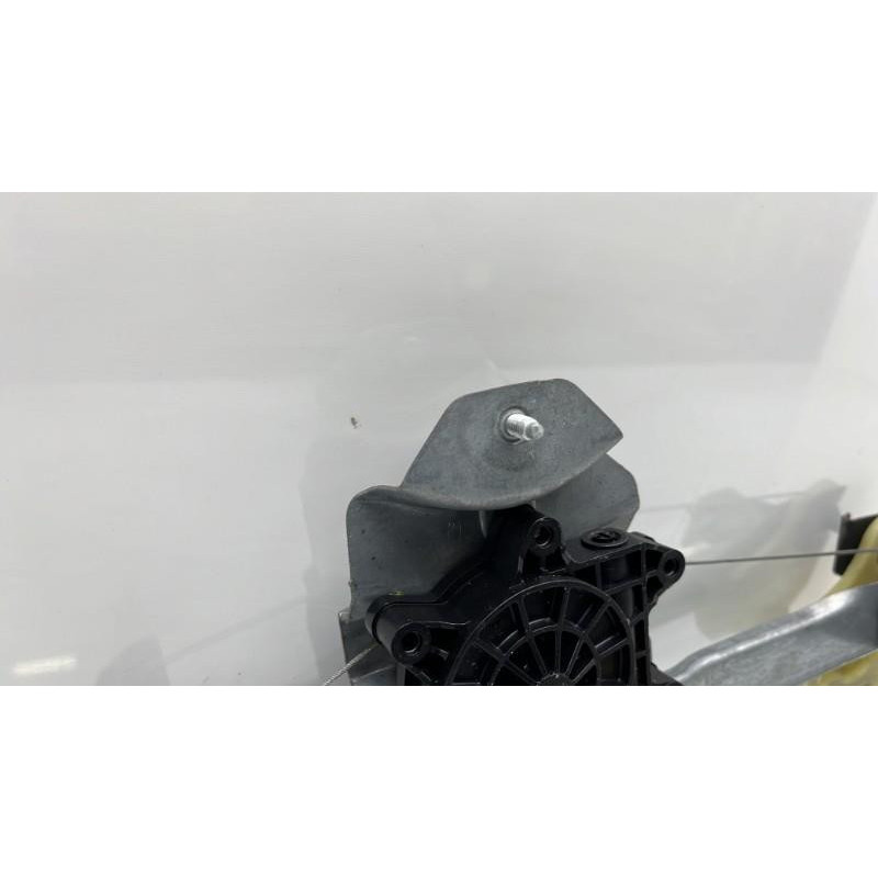 Leve vitre electrique arriere droit RENAULT CLIO 4 Photo n°8