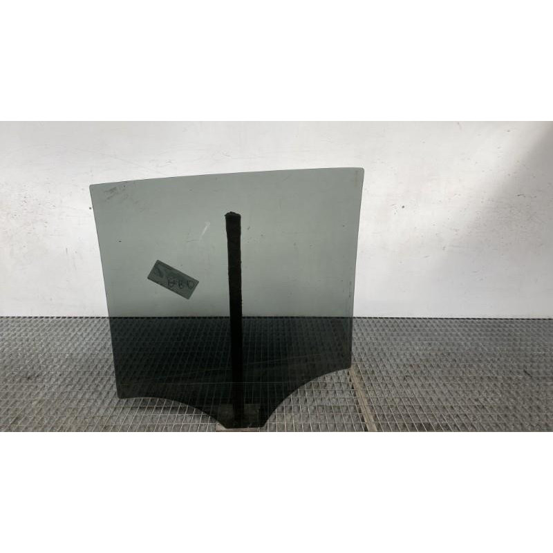 Vitre arriere droit MERCEDES CLASSE M 166 Photo n°3