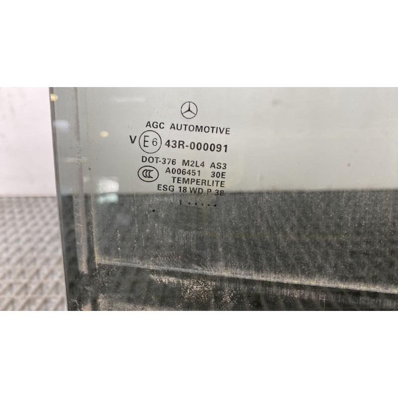 Vitre arriere droit MERCEDES CLASSE M 166 Photo n°4