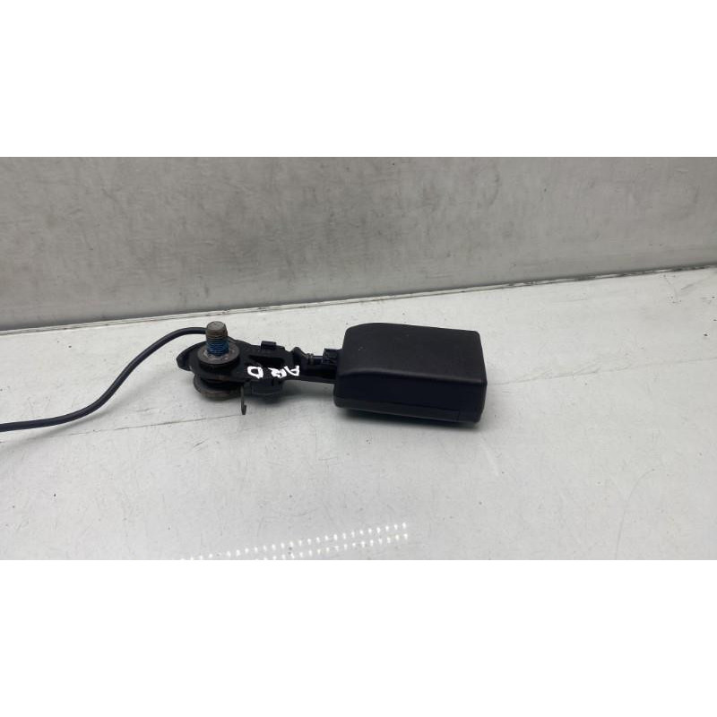 Attache ceinture arriere droit MERCEDES CLASSE M 166 Photo n°4