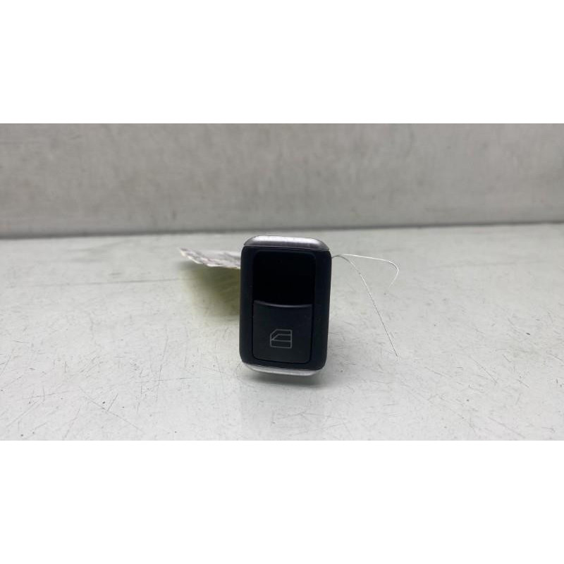 Interrupteur de leve vitre arriere droit MERCEDES CLASSE M 166 Photo n°2