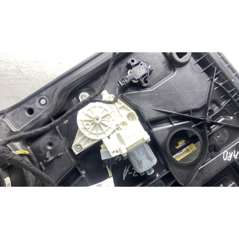 Leve vitre electrique arriere droit MERCEDES CLASSE M 166 Photo n°3