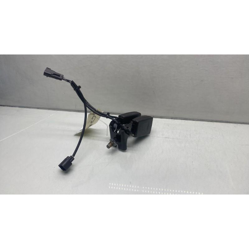 Attache ceinture arriere droit FORD MONDEO 4 Photo n°4